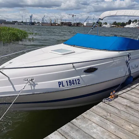 Nadmotlawie Apartament With Rent Motor Boat Lägenhet